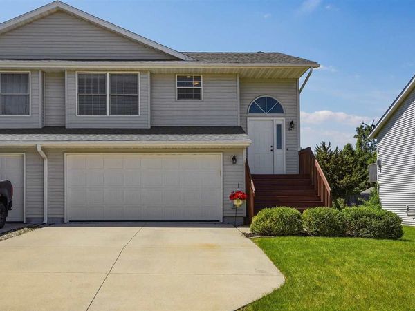 647 Andy Ct., North Liberty, IA 52317