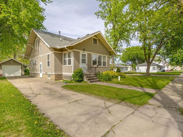 100 W 4Th Street, Sumner, IA 50674