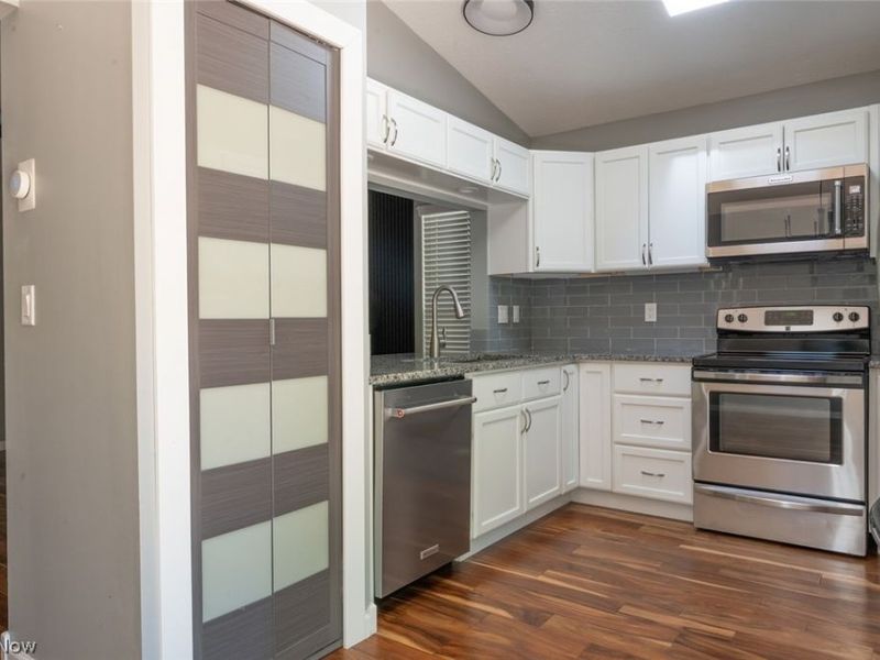 8716 Blossom Drive, Mentor, OH 44060 Photo 5