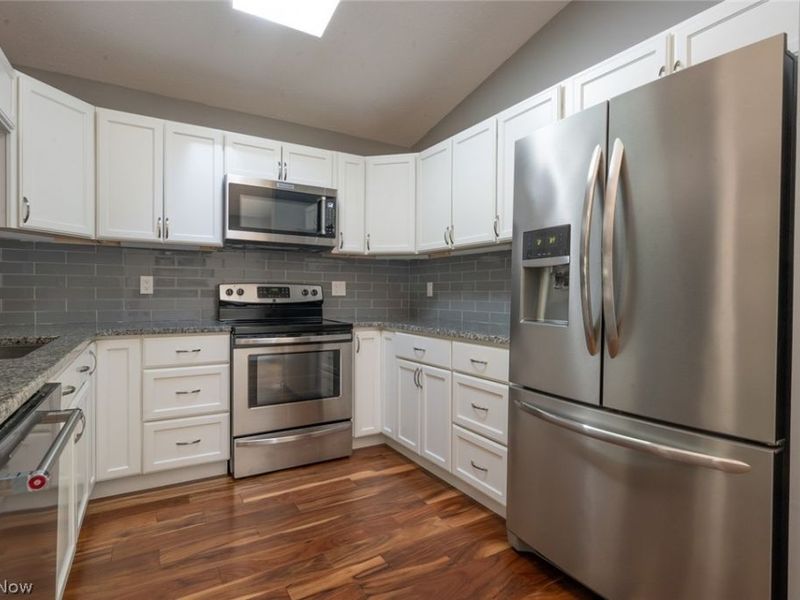 8716 Blossom Drive, Mentor, OH 44060 Photo 6