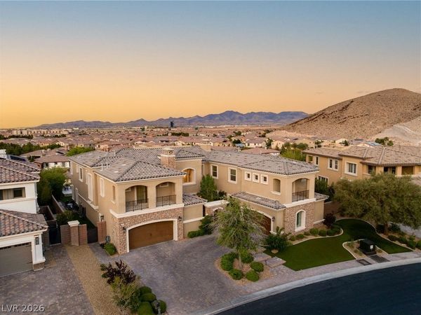 8 Olympia Chase Drive , Las Vegas, NV 89141