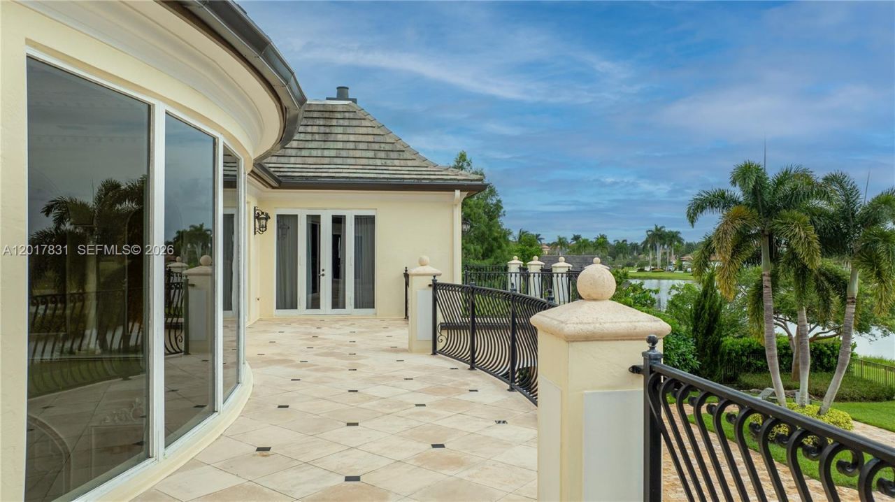 2951 Lake Ridge Ln , Weston, FL 33332 Photo
