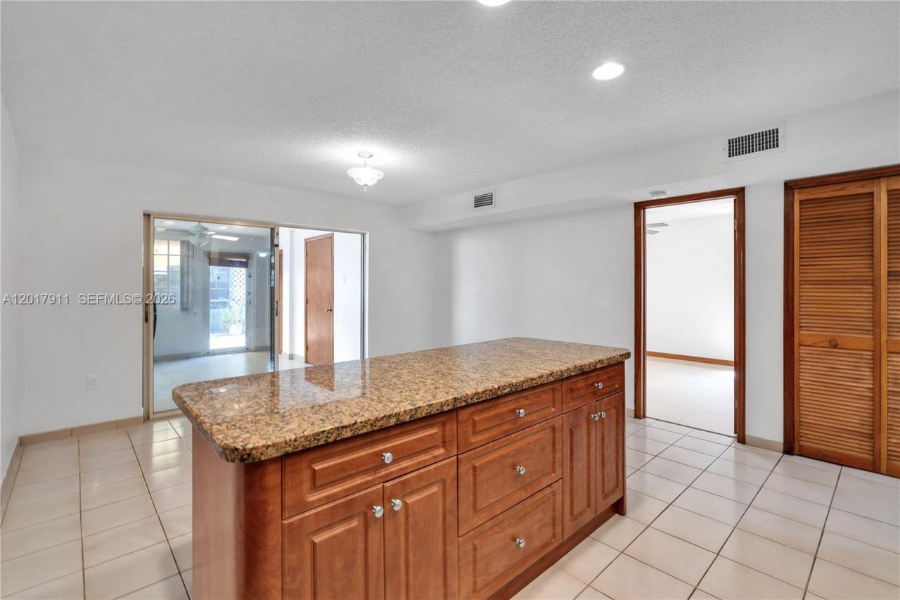 7811 SW 9th Ter, Miami, FL 33144 Photo