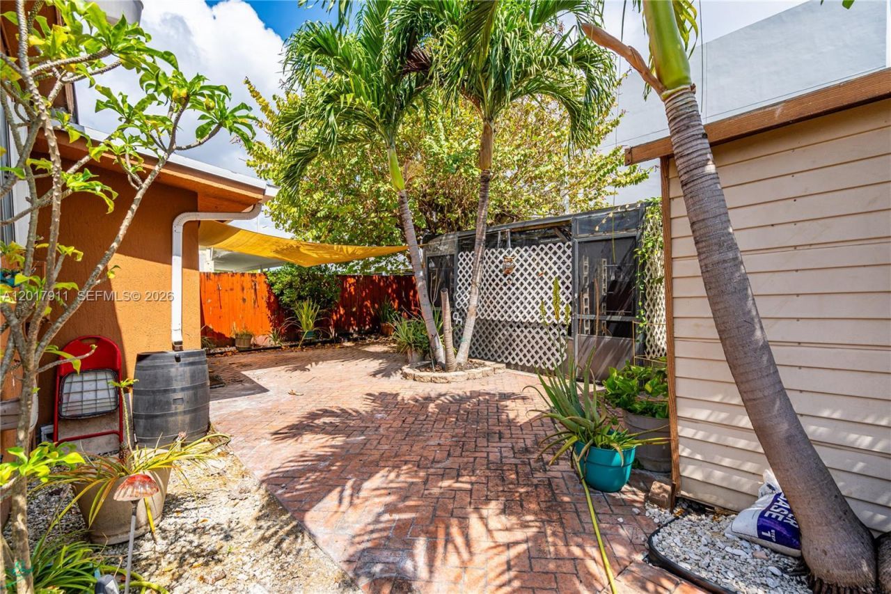 7811 SW 9th Ter, Miami, FL 33144 Photo