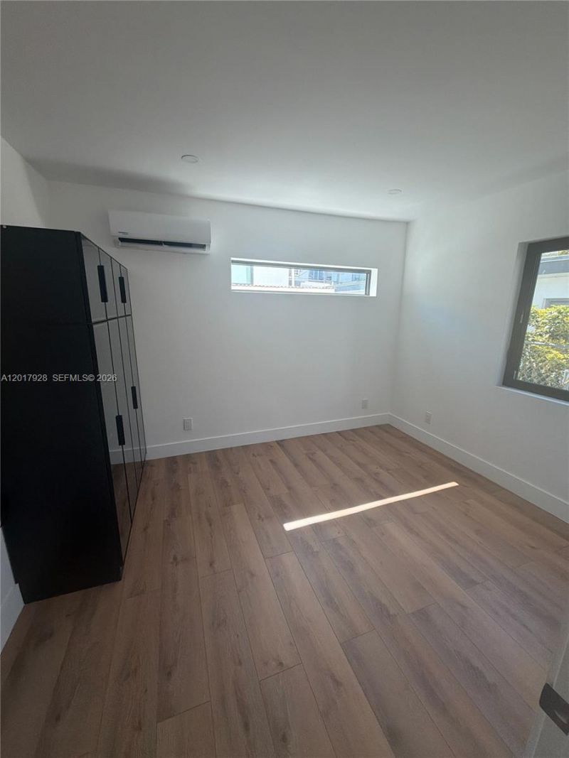 7801 Byron Ave , Unit 1, Miami Beach, FL 33141 Photo