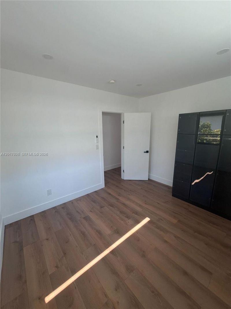 7801 Byron Ave , Unit 1, Miami Beach, FL 33141 Photo