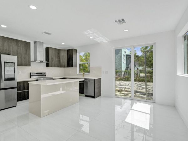 1213 W Las Olas Boulevard, Fort Lauderdale, FL 33312