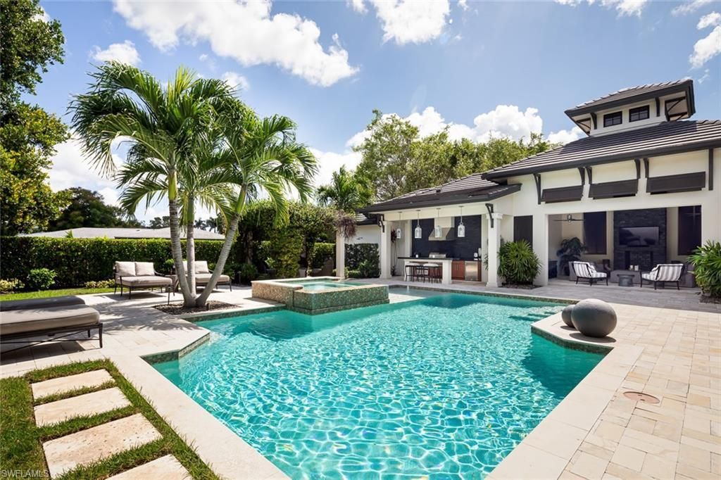 3170 Crayton Rd , Naples, FL 34103 Photo
