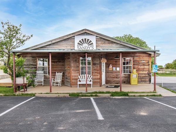 2105 S Bridge Street, Brady, TX 76825