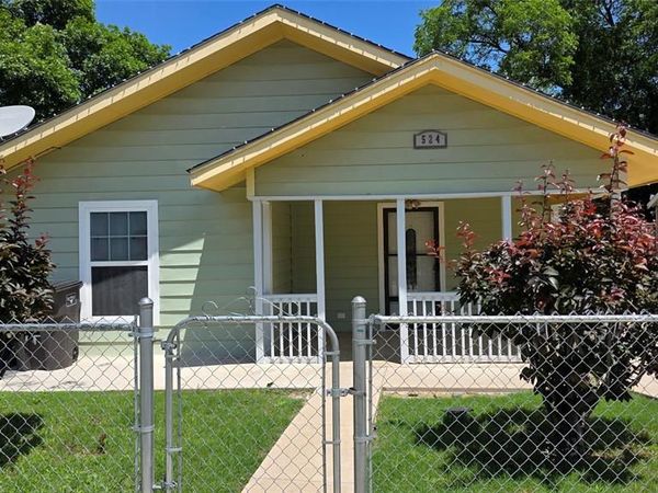 524 W Broadus Avenue , Fort Worth, TX 76115