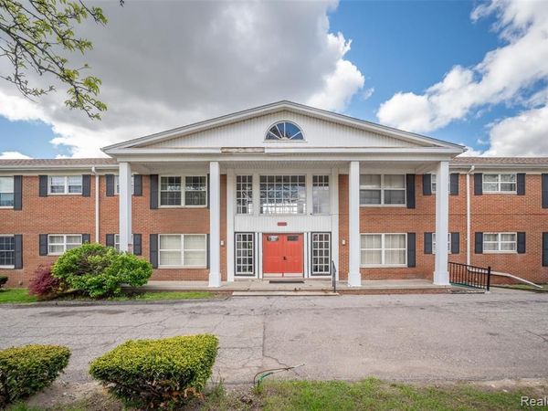 25301 5 Mile Road, Redford Twp, MI 48239