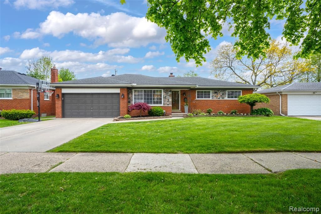 20500 Erben Street, Saint Clair Shores, MI 48081 Main Photo