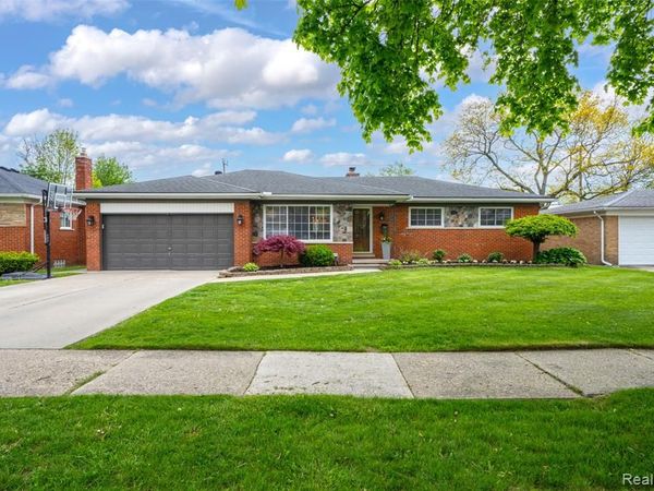 20500 Erben Street, St. Clair Shores, MI 48081