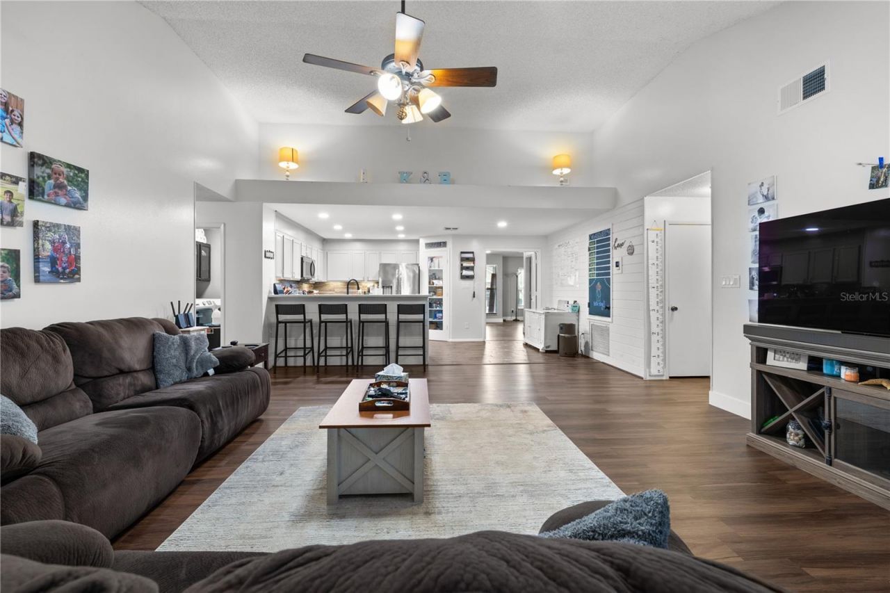 1062 Mckinnon Avenue, Oviedo, FL 32765 Photo