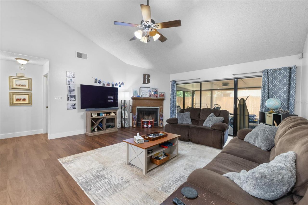 1062 Mckinnon Avenue, Oviedo, FL 32765 Photo
