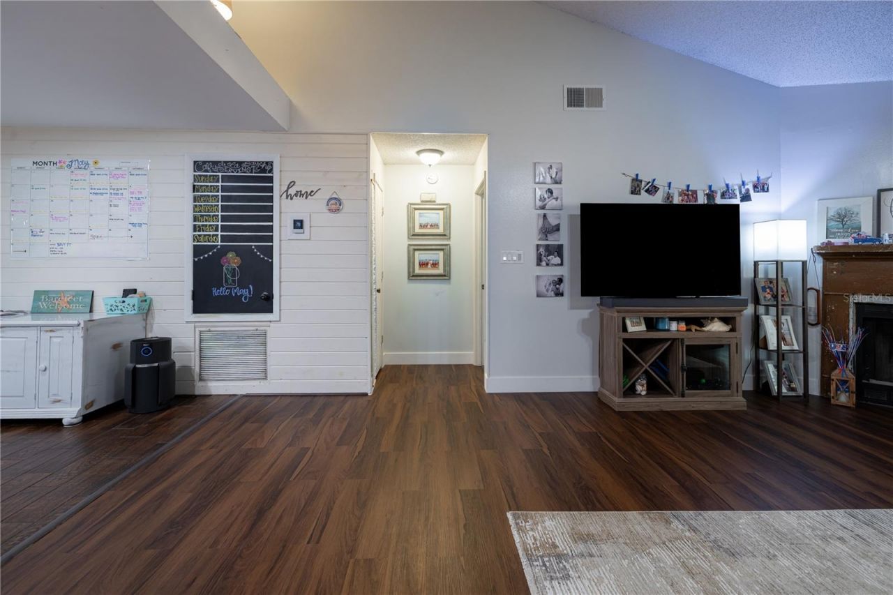 1062 Mckinnon Avenue, Oviedo, FL 32765 Photo