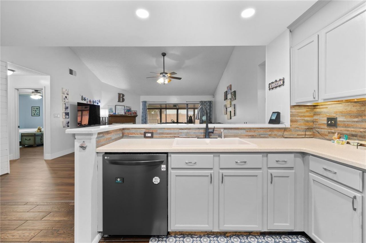 1062 Mckinnon Avenue, Oviedo, FL 32765 Photo