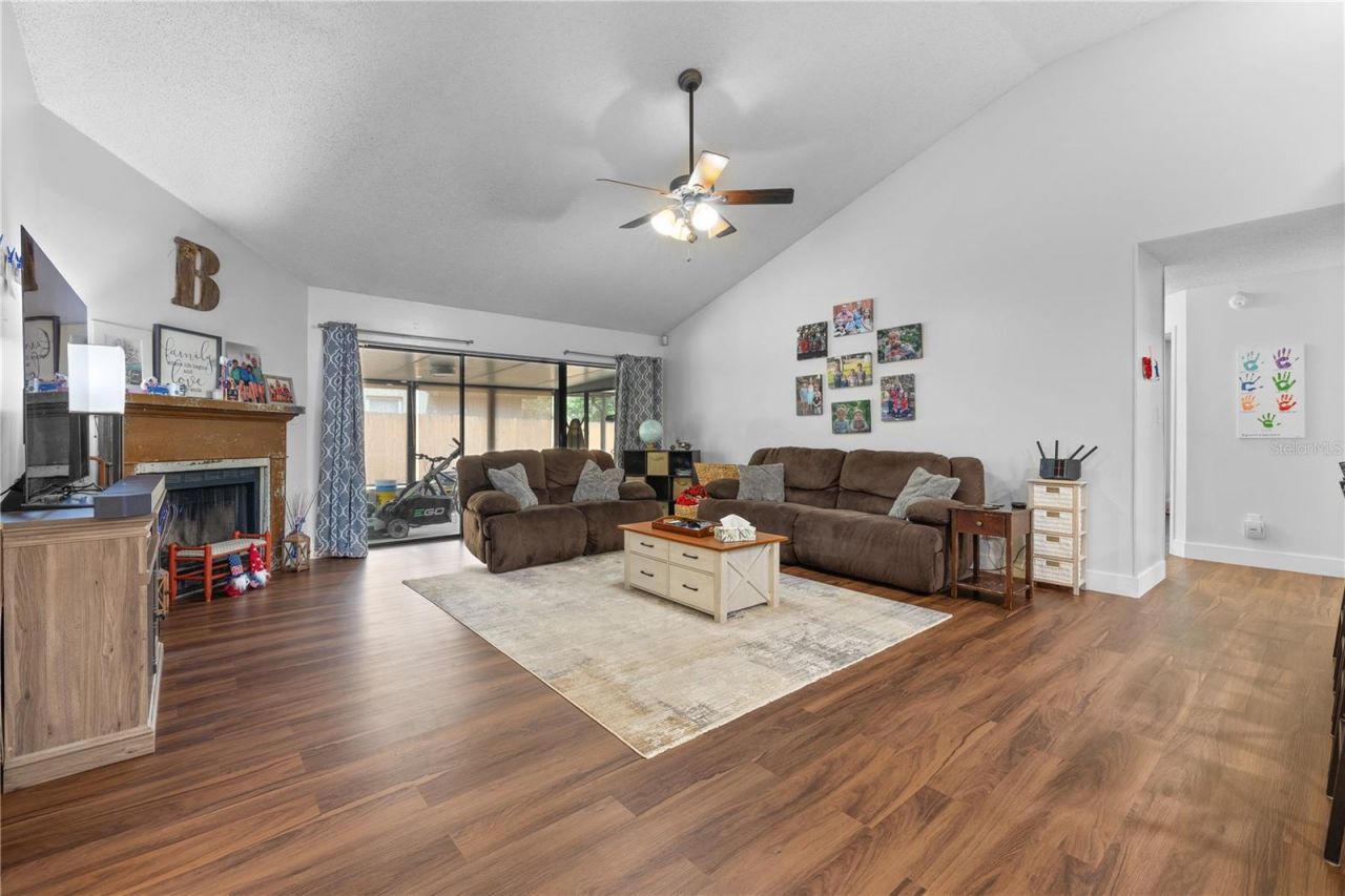 1062 Mckinnon Avenue, Oviedo, FL 32765 Photo