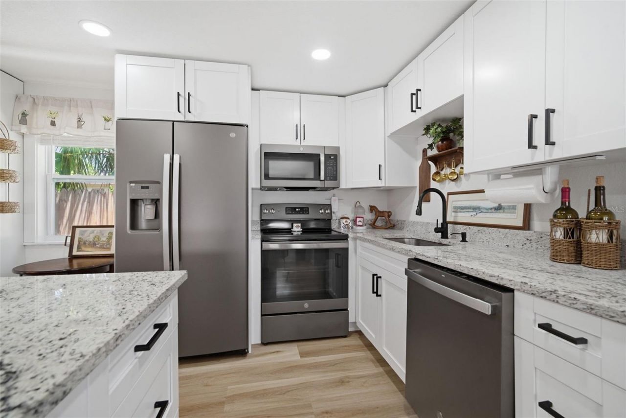 4120 Burlington Avenue N, Saint Petersburg, FL 33713 Photo