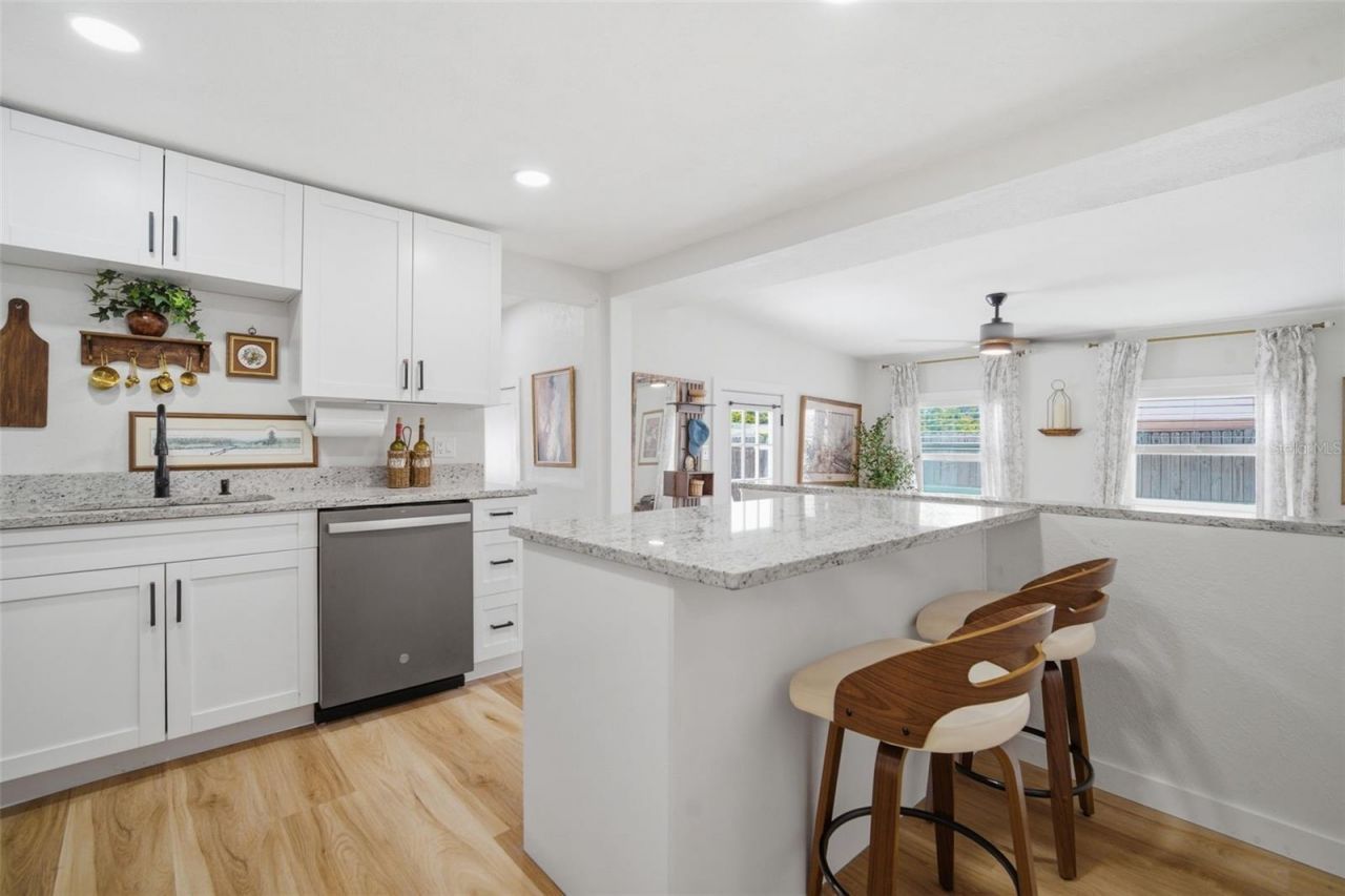 4120 Burlington Avenue N, Saint Petersburg, FL 33713 Photo