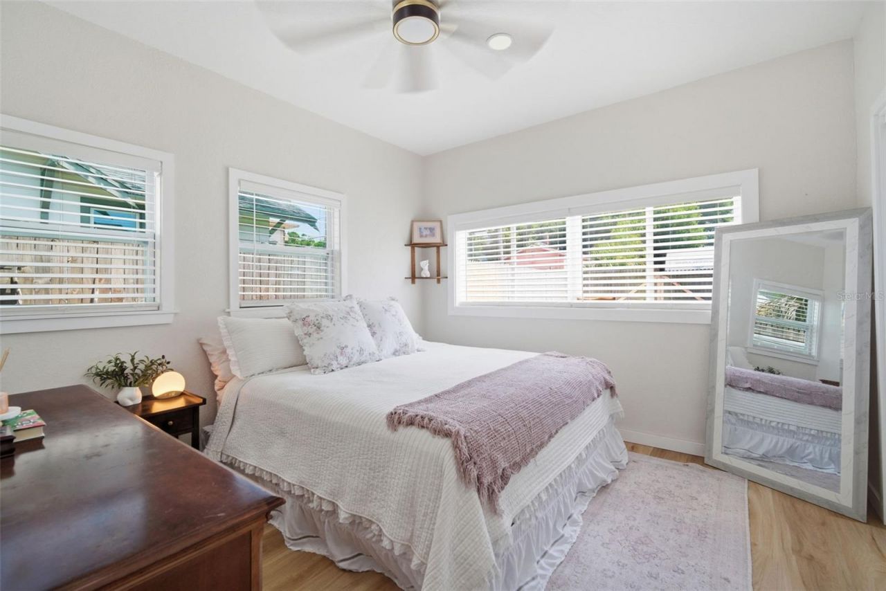 4120 Burlington Avenue N, Saint Petersburg, FL 33713 Photo