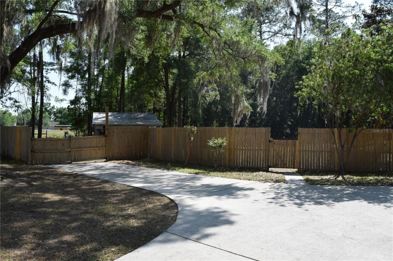 20004 NW 258th Drive, High Springs, FL 32643 Photo