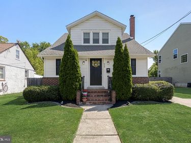 615 N WALNUT AVENUE, MAGNOLIA, NJ 08049