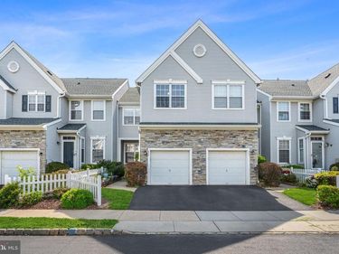 804 DAHLIA CIRCLE, DAYTON, NJ 08810