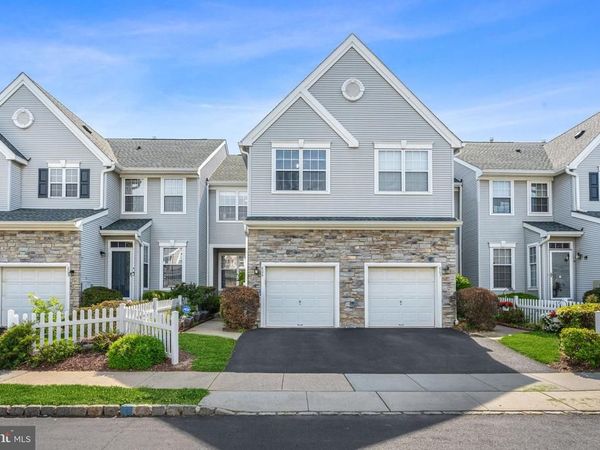 804 DAHLIA CIRCLE, DAYTON, NJ 08810