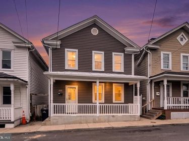 323 FAIRVIEW AVENUE, WINCHESTER, VA 22601