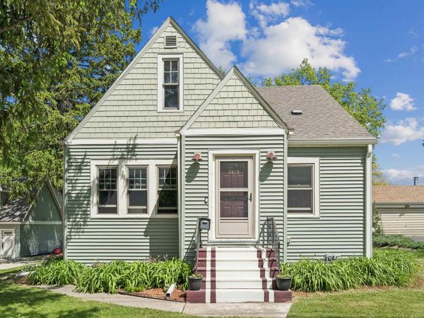 2618 Cedar Heights Drive, Cedar Falls, IA 50613