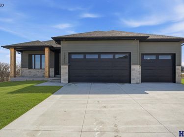 829 Regiment Road , Lincoln, NE 68527