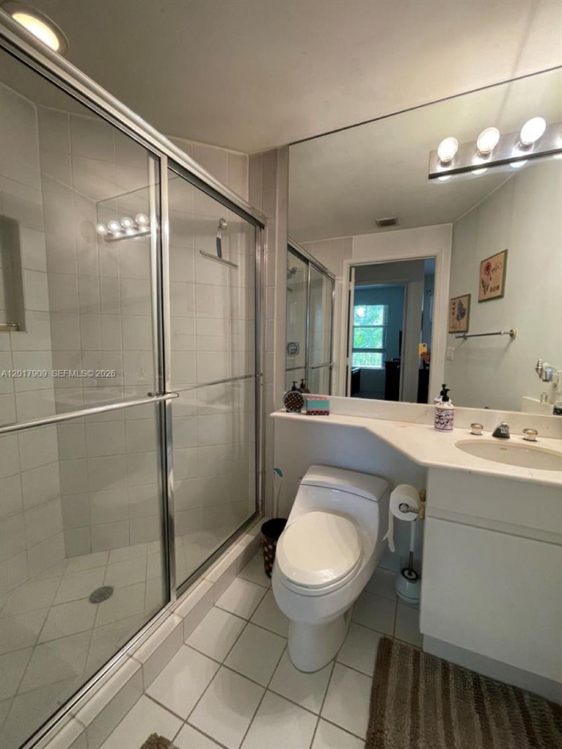 717 Crandon Blvd , Unit 408, Key Biscayne, FL 33149 Photo