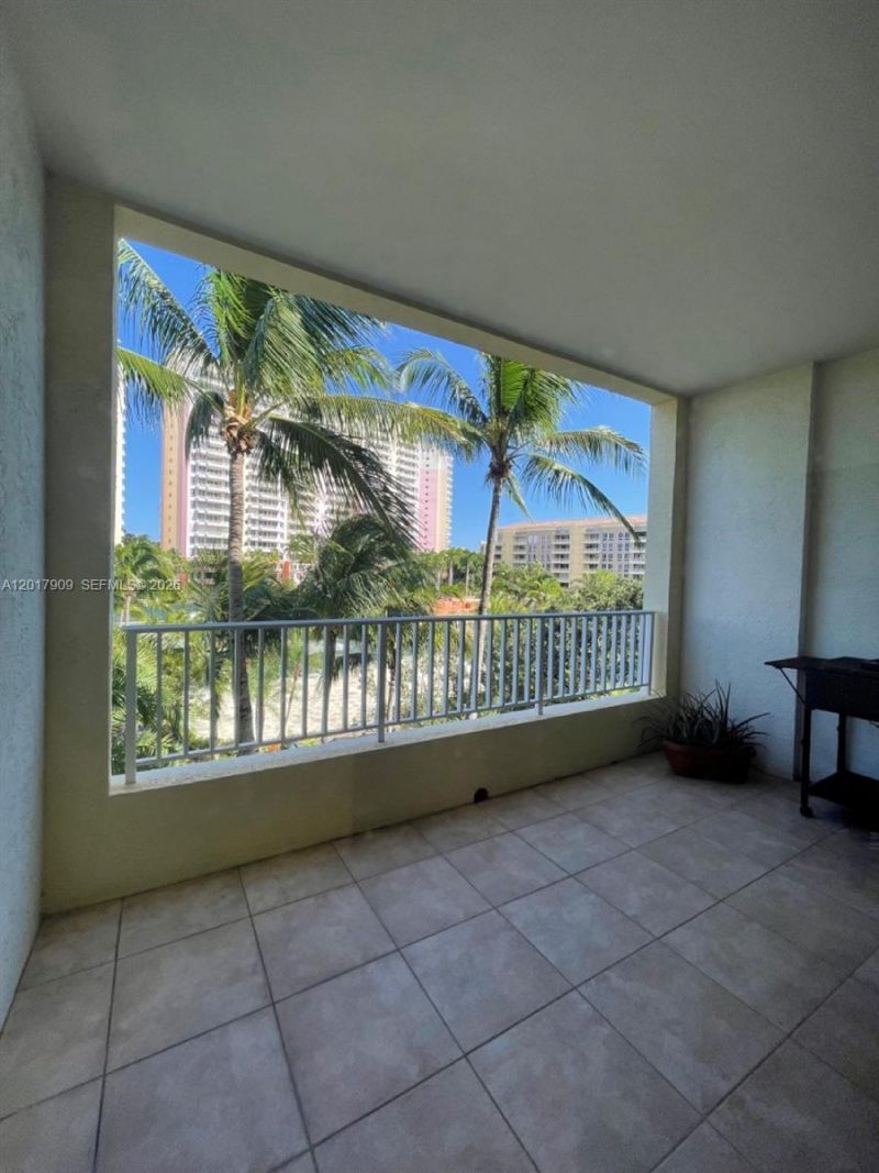 717 Crandon Blvd, Unit 408, Key Biscayne, FL 33149 Photo