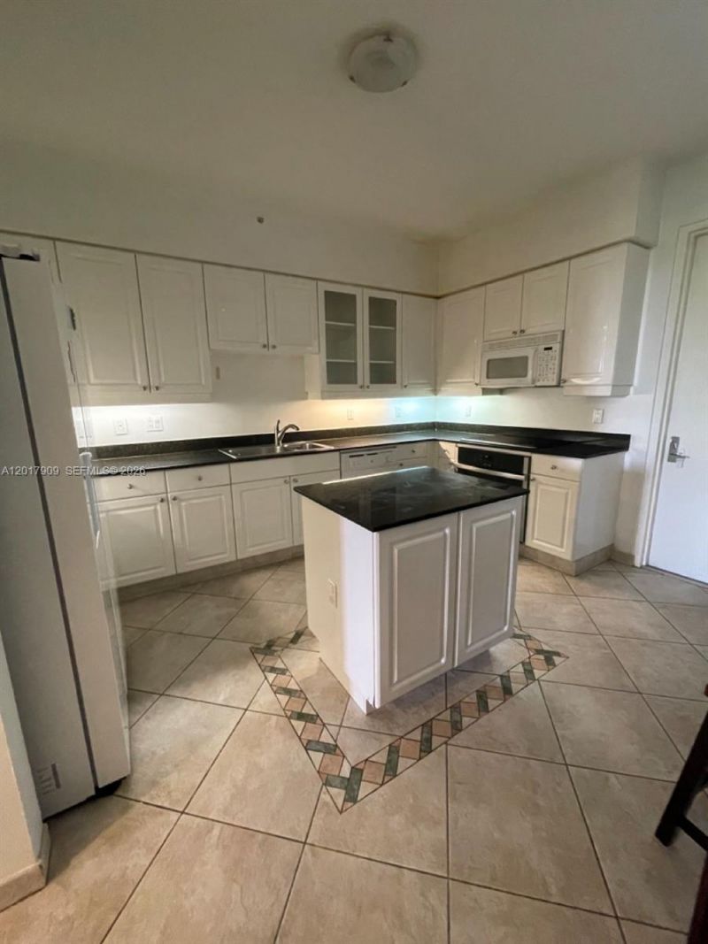717 Crandon Blvd , Unit 408, Key Biscayne, FL 33149 Photo