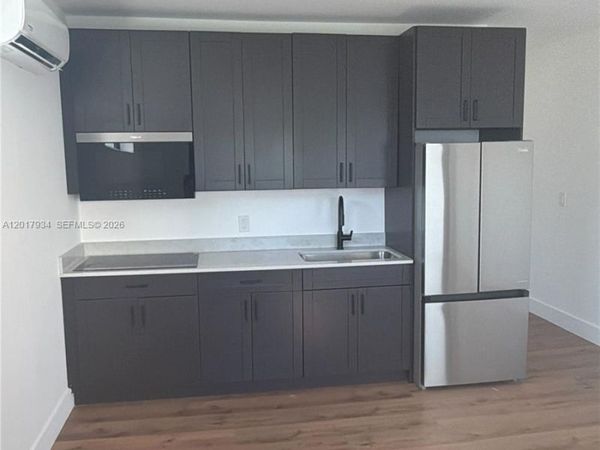 7801 Byron Ave , Unit 3, Miami Beach, FL 33141