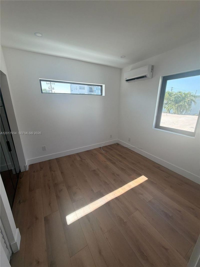 7801 Byron Ave , Unit 3, Miami Beach, FL 33141 Photo