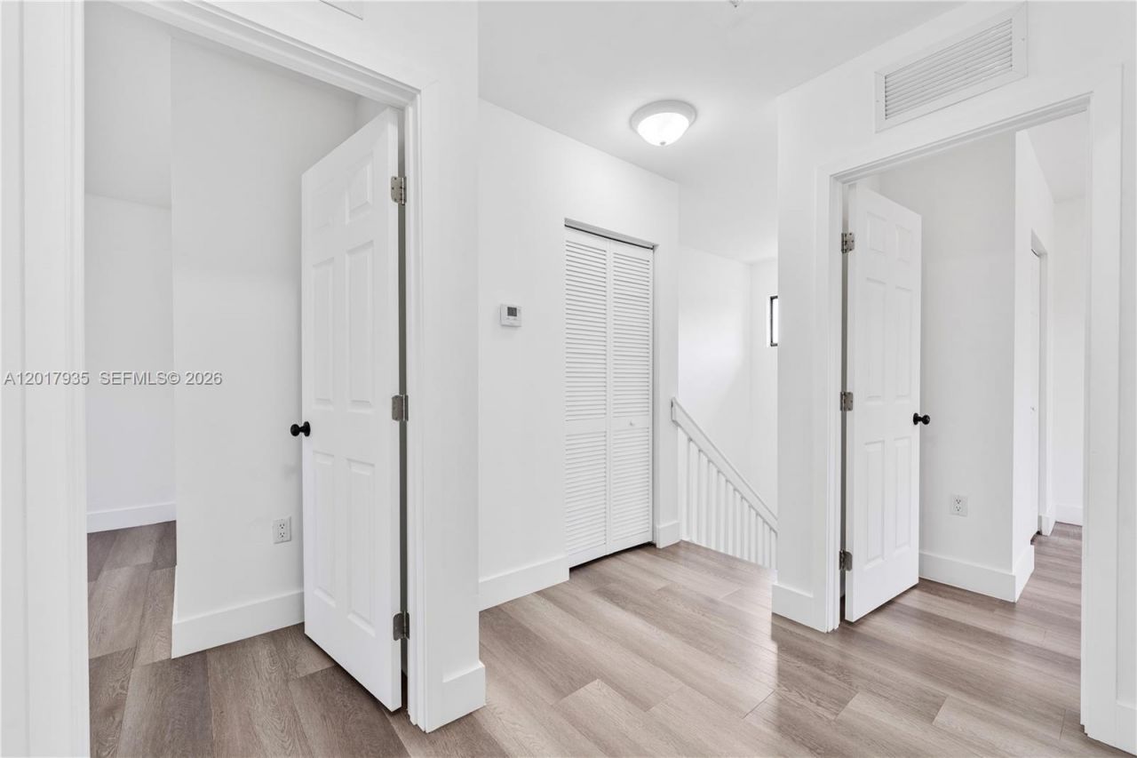 11970 SW 215th St, Unit B, Miami, FL 33177 Photo