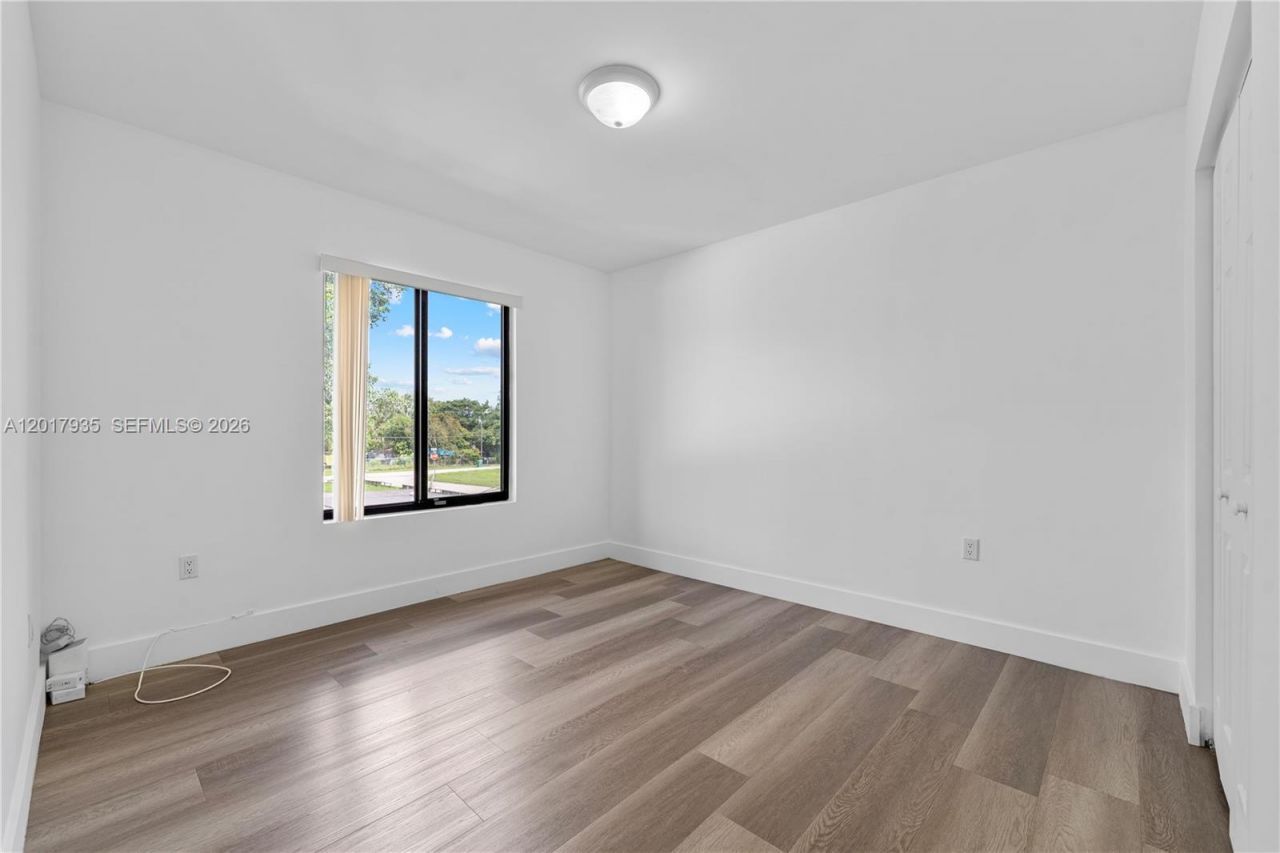 11970 SW 215th St, Unit B, Miami, FL 33177 Photo