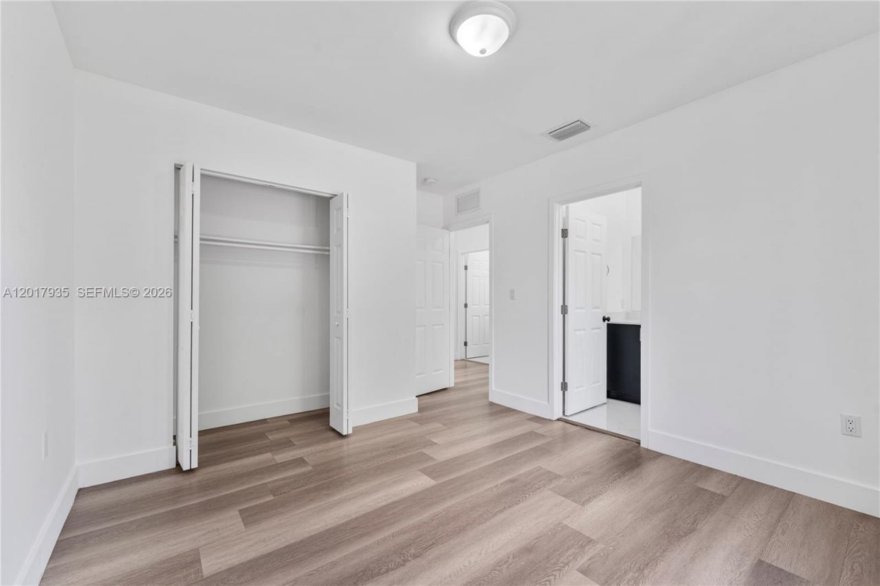 11970 SW 215th St, Unit B, Miami, FL 33177 Photo