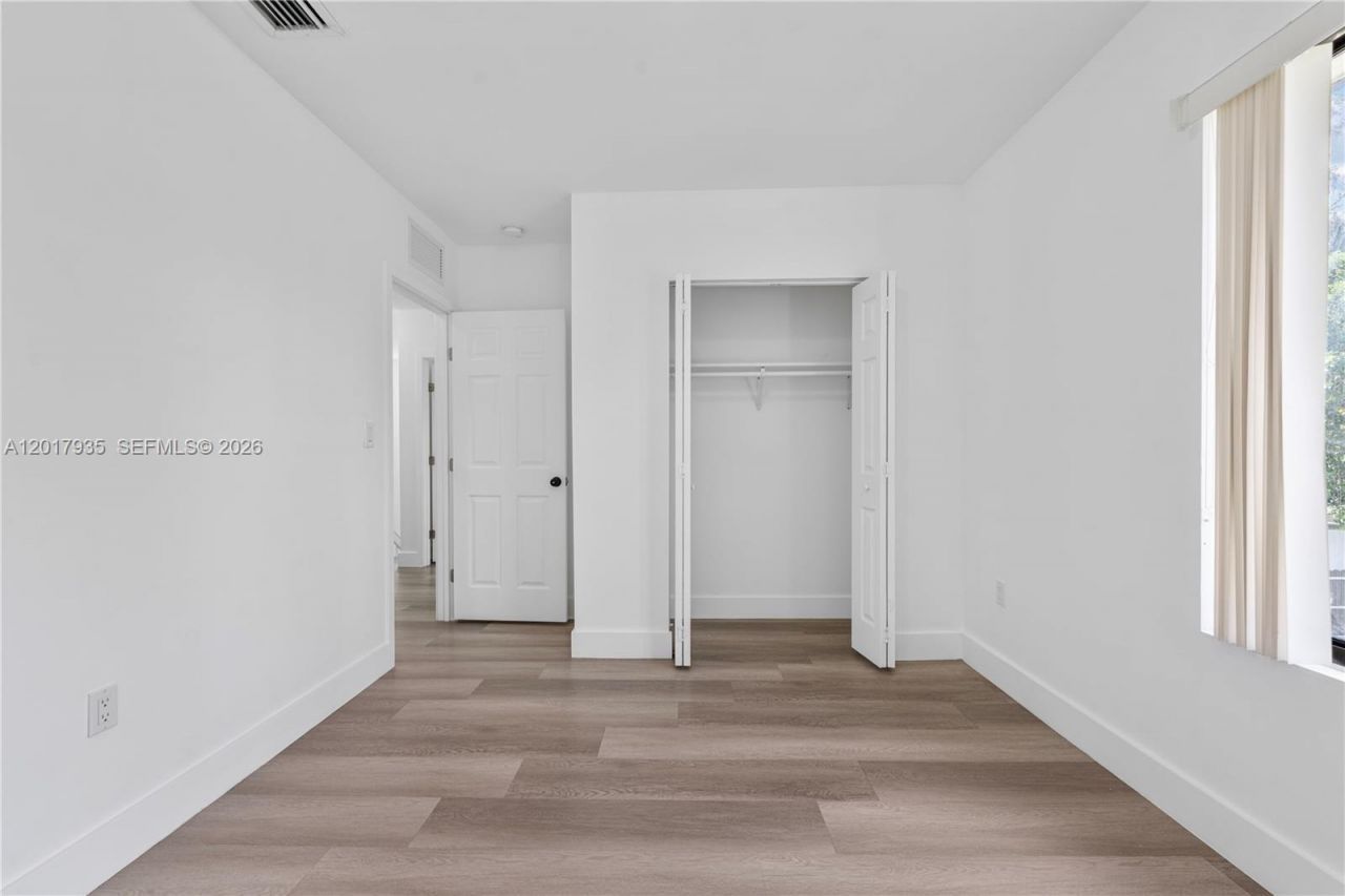 11970 SW 215th St, Unit B, Miami, FL 33177 Photo