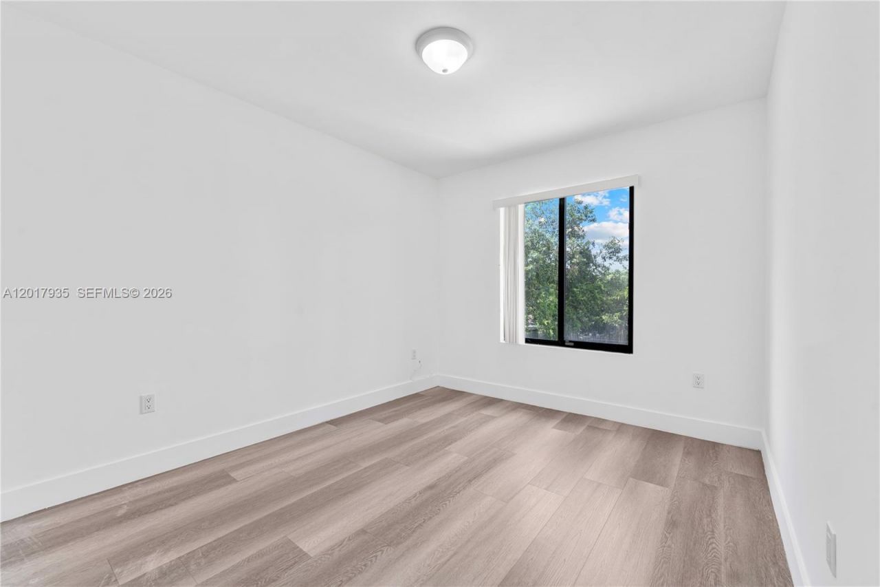 11970 SW 215th St, Unit B, Miami, FL 33177 Photo