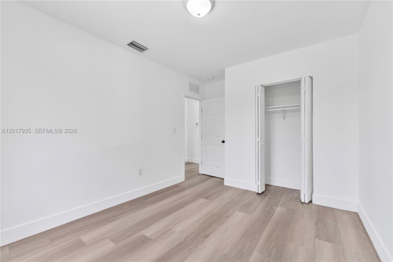 11970 SW 215th St, Unit B, Miami, FL 33177 Photo