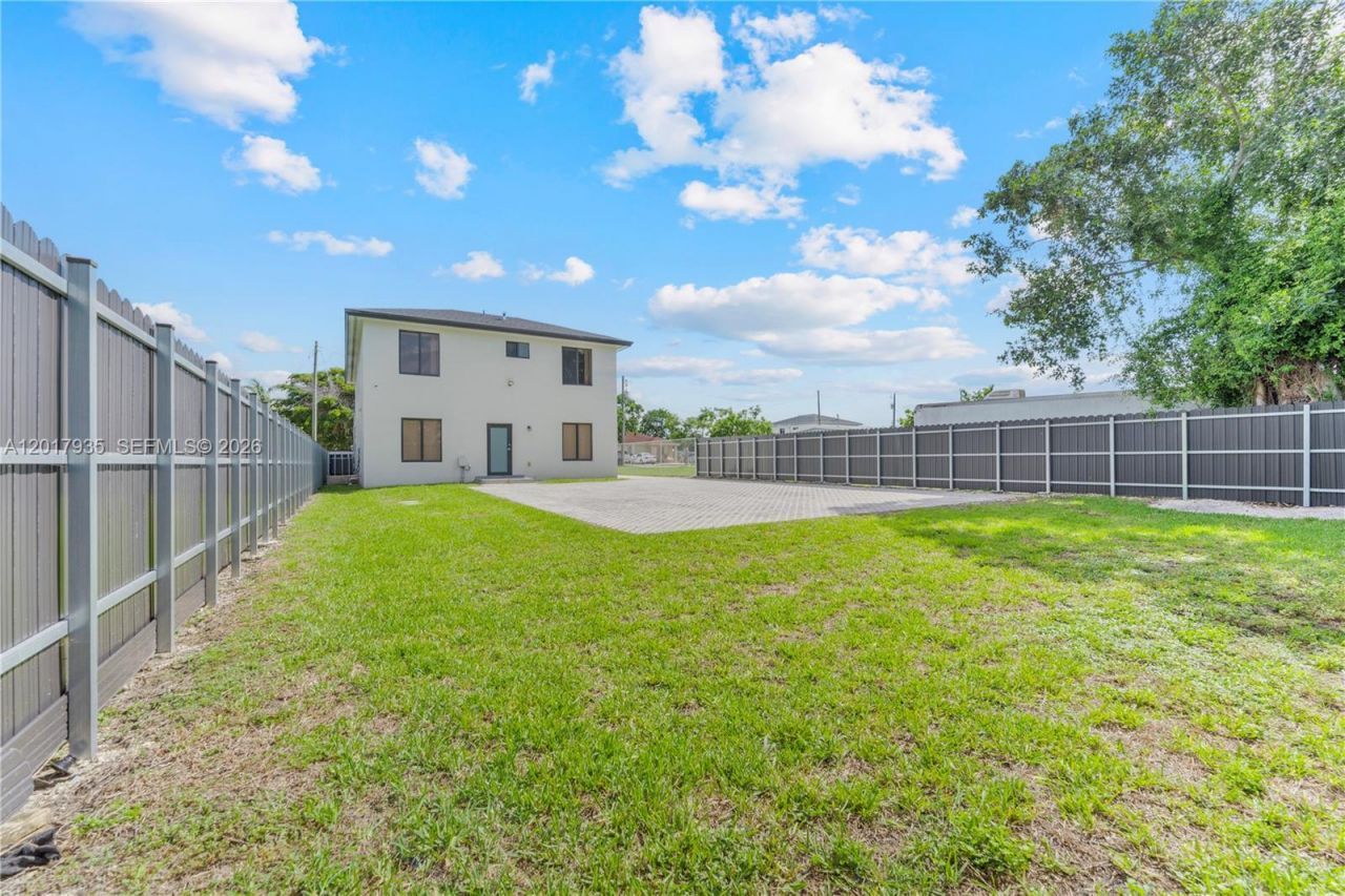 11970 SW 215th St, Unit B, Miami, FL 33177 Photo
