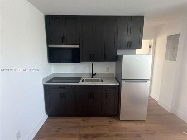 7801 Byron Ave , Unit B, Miami Beach, FL 33141