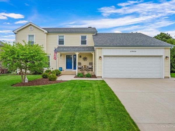 27W050 Sycamore Lane, Winfield, IL 60190