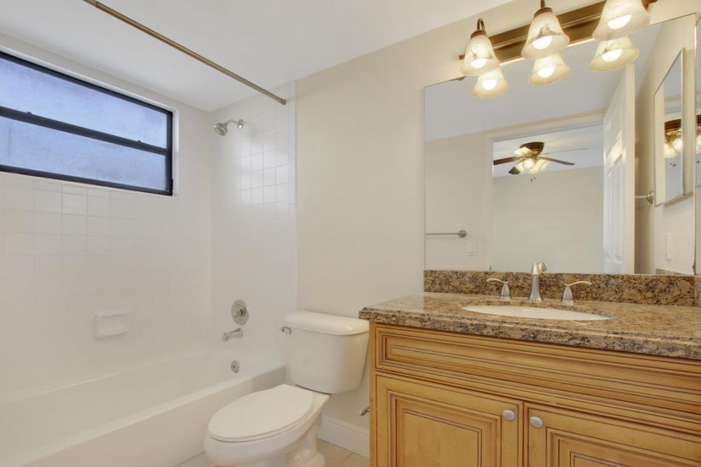 1524 Lake Crystal Drive, Unit H, West Palm Beach, FL 33411 Photo