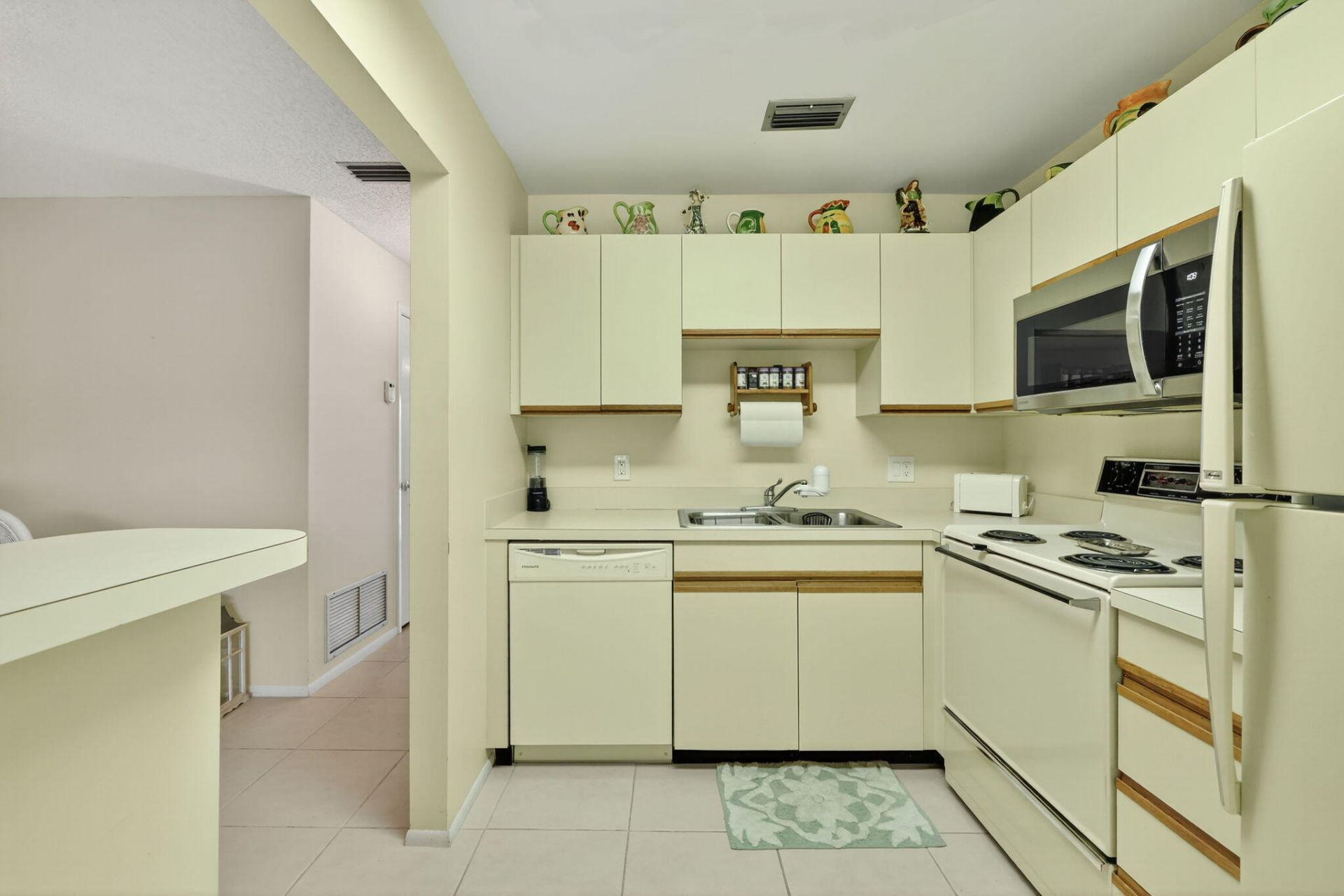 23 Lake Vista Trail, Unit 204, Port Saint Lucie, FL 34952 Photo