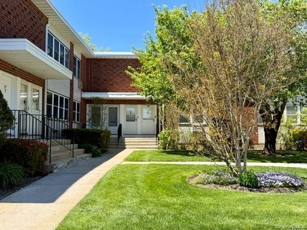 143 Farber Drive , Unit 143, West Babylon, NY 11704