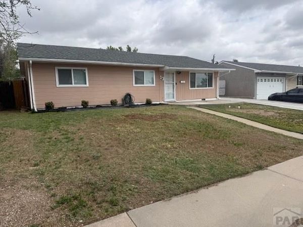 23 MacGregor Rd, Pueblo, CO 81001